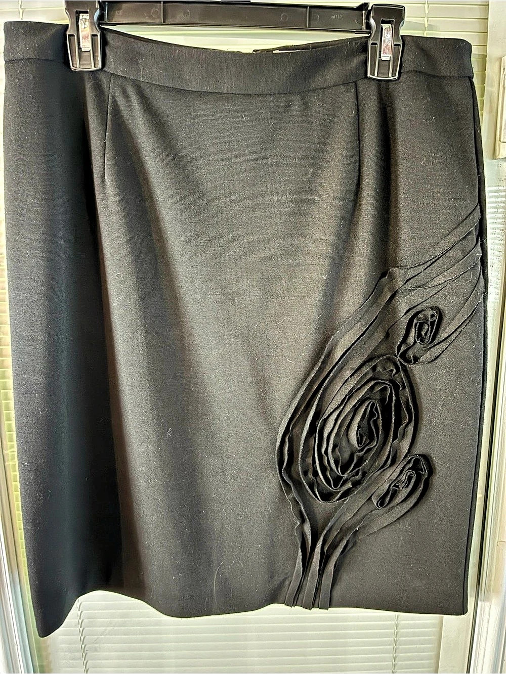 Madison Floral Appliqué Skirt in Black Size 14